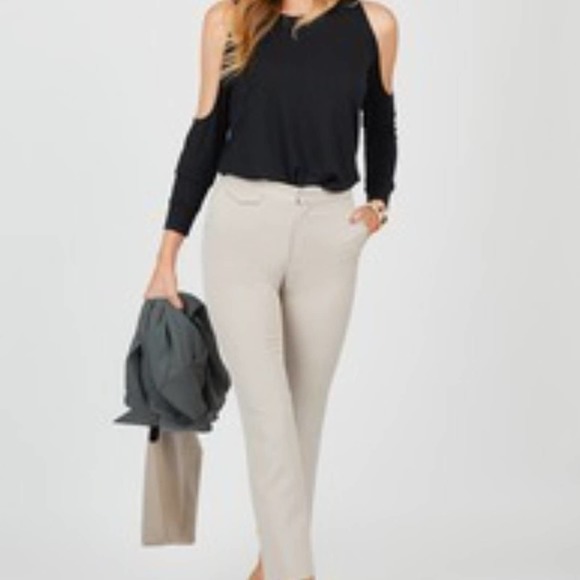 August 1 Eight Straight Leg Crop Pant - Picture 4 of 4